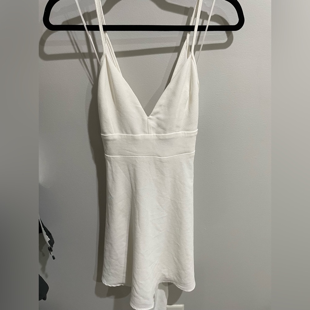 White flowy short dress Windsor